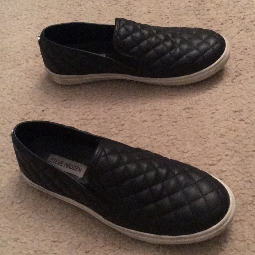 Steve Madden slip ons